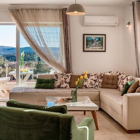 Happy Home Tivat Bagian luar foto