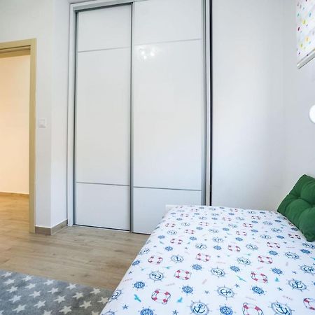 Happy Home Tivat Bagian luar foto