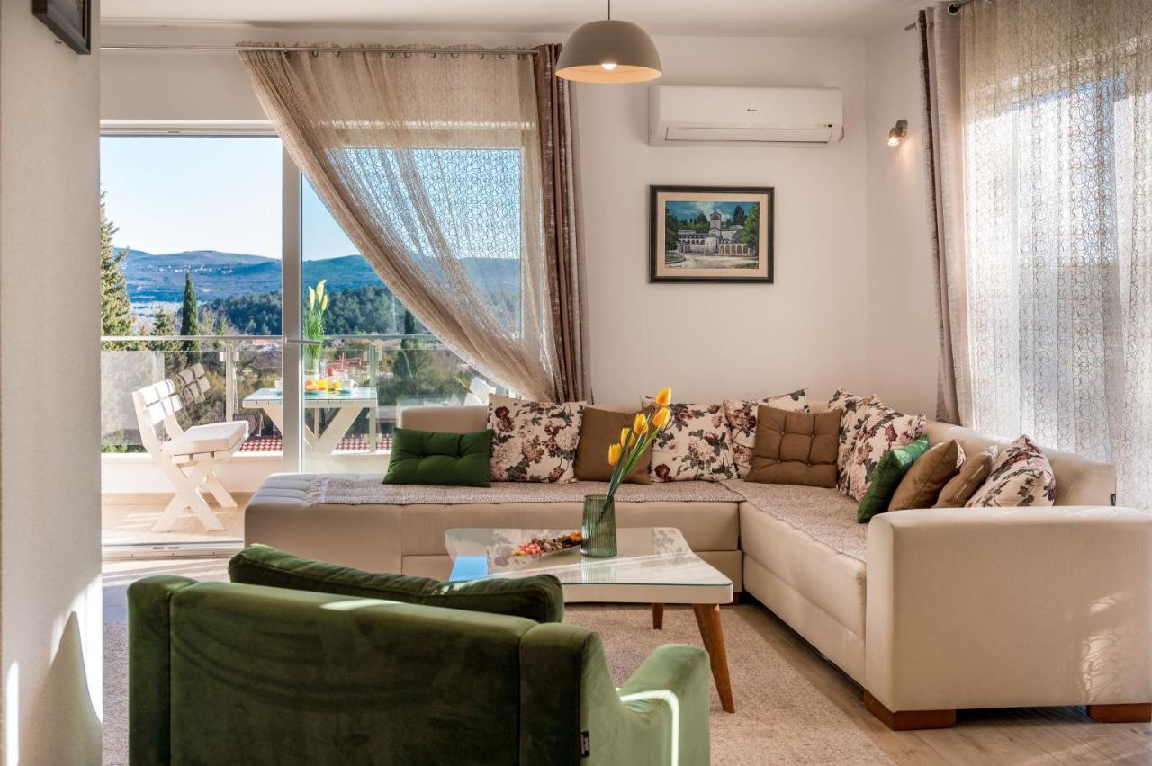 Happy Home Tivat Bagian luar foto