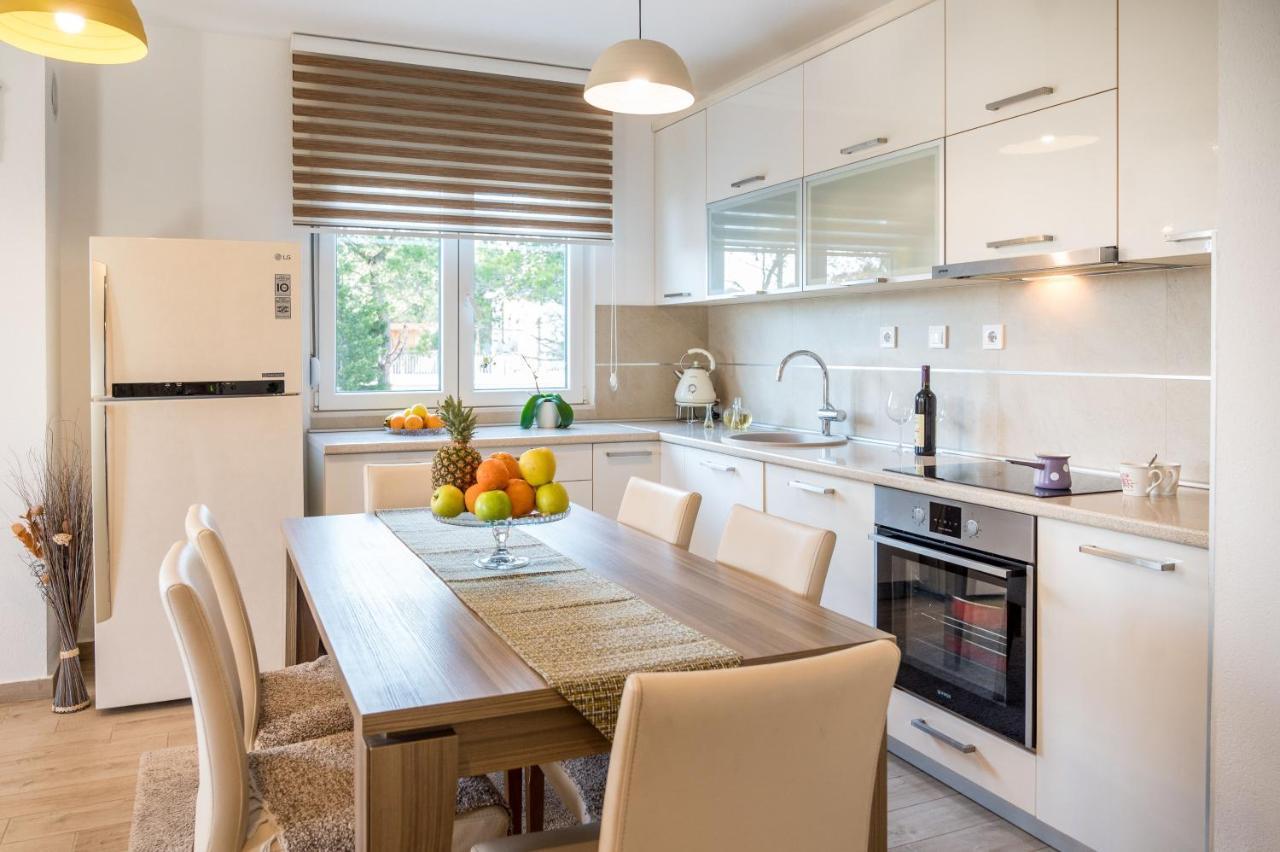 Happy Home Tivat Bagian luar foto