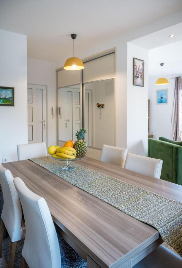 Happy Home Tivat Bagian luar foto