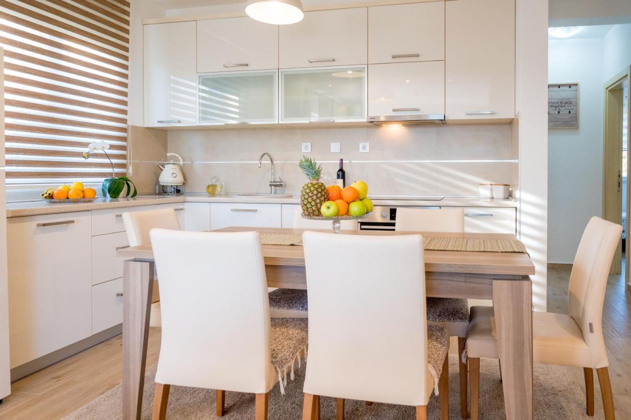 Happy Home Tivat Bagian luar foto