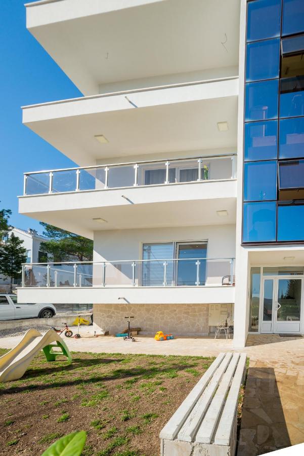 Happy Home Tivat Bagian luar foto