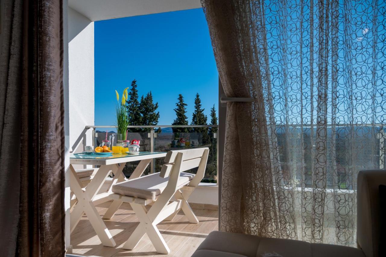 Happy Home Tivat Bagian luar foto